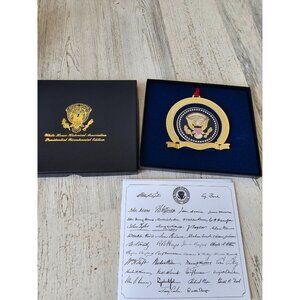 White‎ House vintage 1989 presidential seal gold ornament emblem Xmas tree eagle